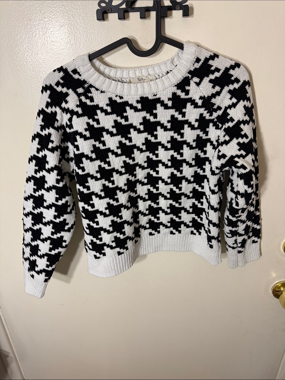 btween Black and White Houndstooth Crewneck Sweater